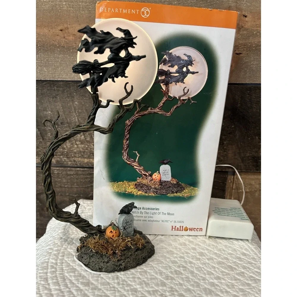 Department 56 Village Accessories WITCH BY THE LIGHT OF THE MOON 56-52879 W/Box